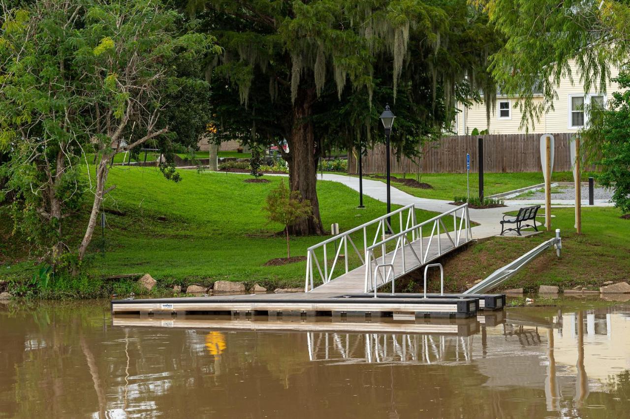 Chateau Royale, Pet Friendly, On Bayou, Downtown! New Iberia Exterior foto